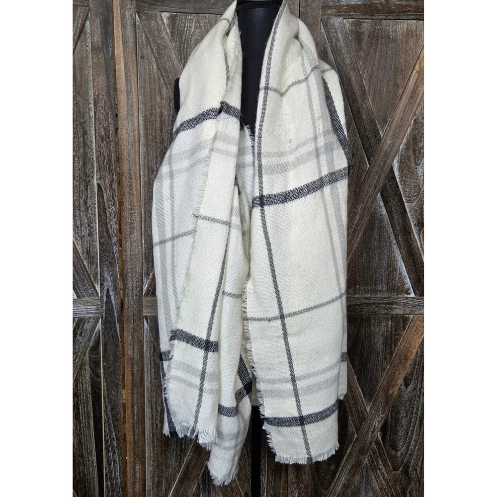 Old Navy‎ Cream Black Plaid Oversized Blanket Scarf Fringe Wrap One Size